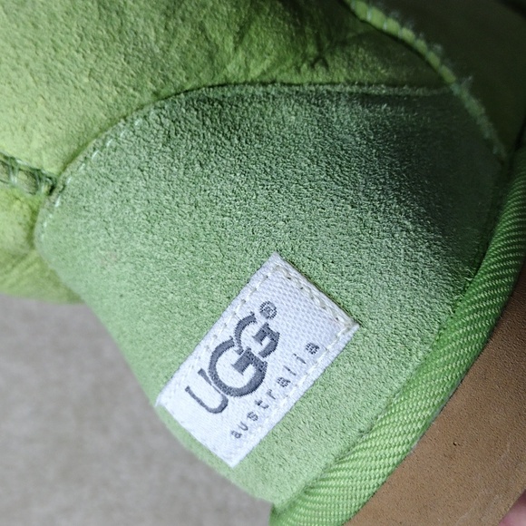 UGG women's lime green suede ankle boots. In great condition. Size 6 - Picture 3 of 12